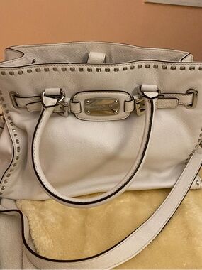Michael Kors White Leather Shoulder Bag
14x 10x 5